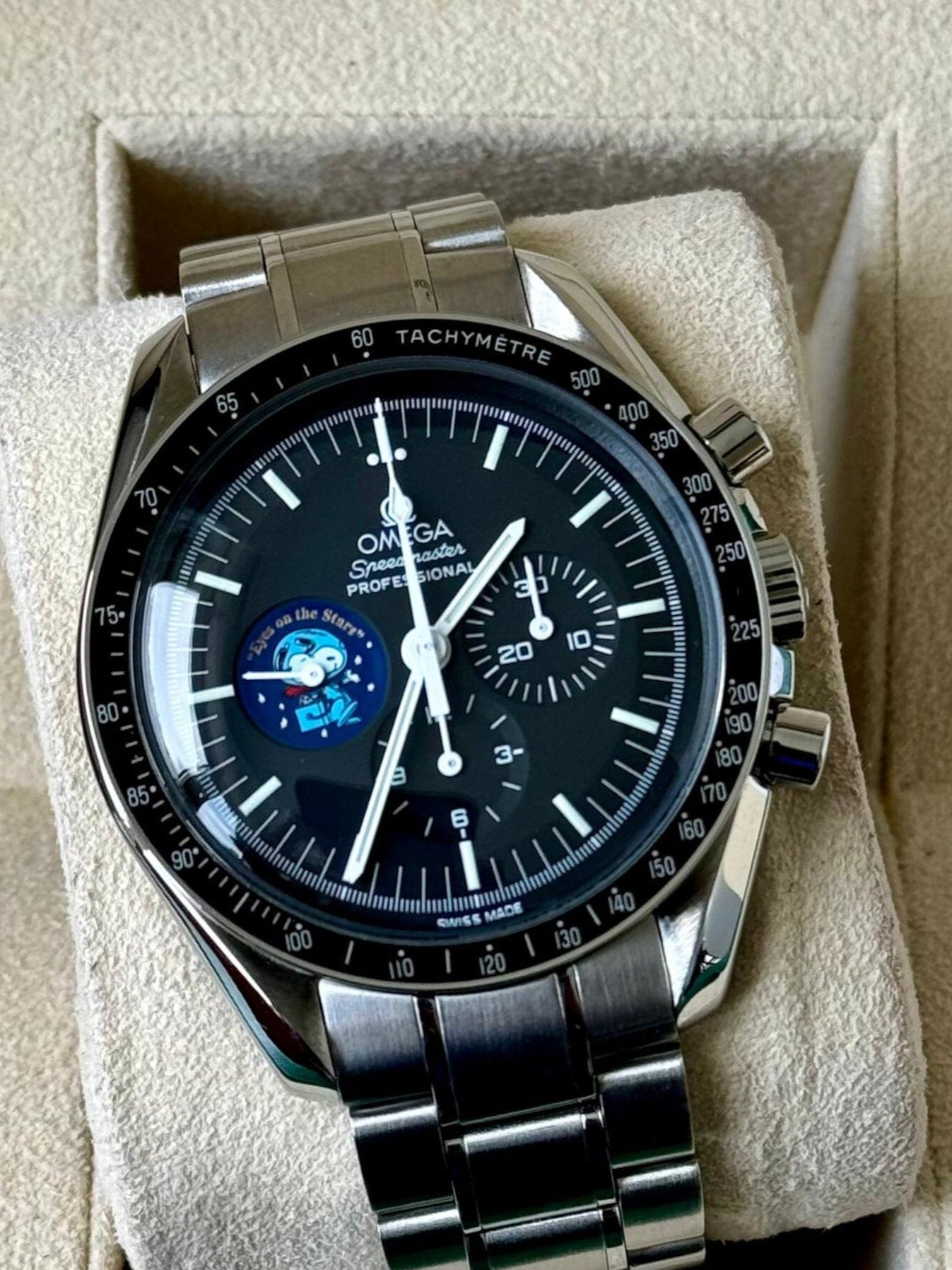 Omega Speedmaster snoopy