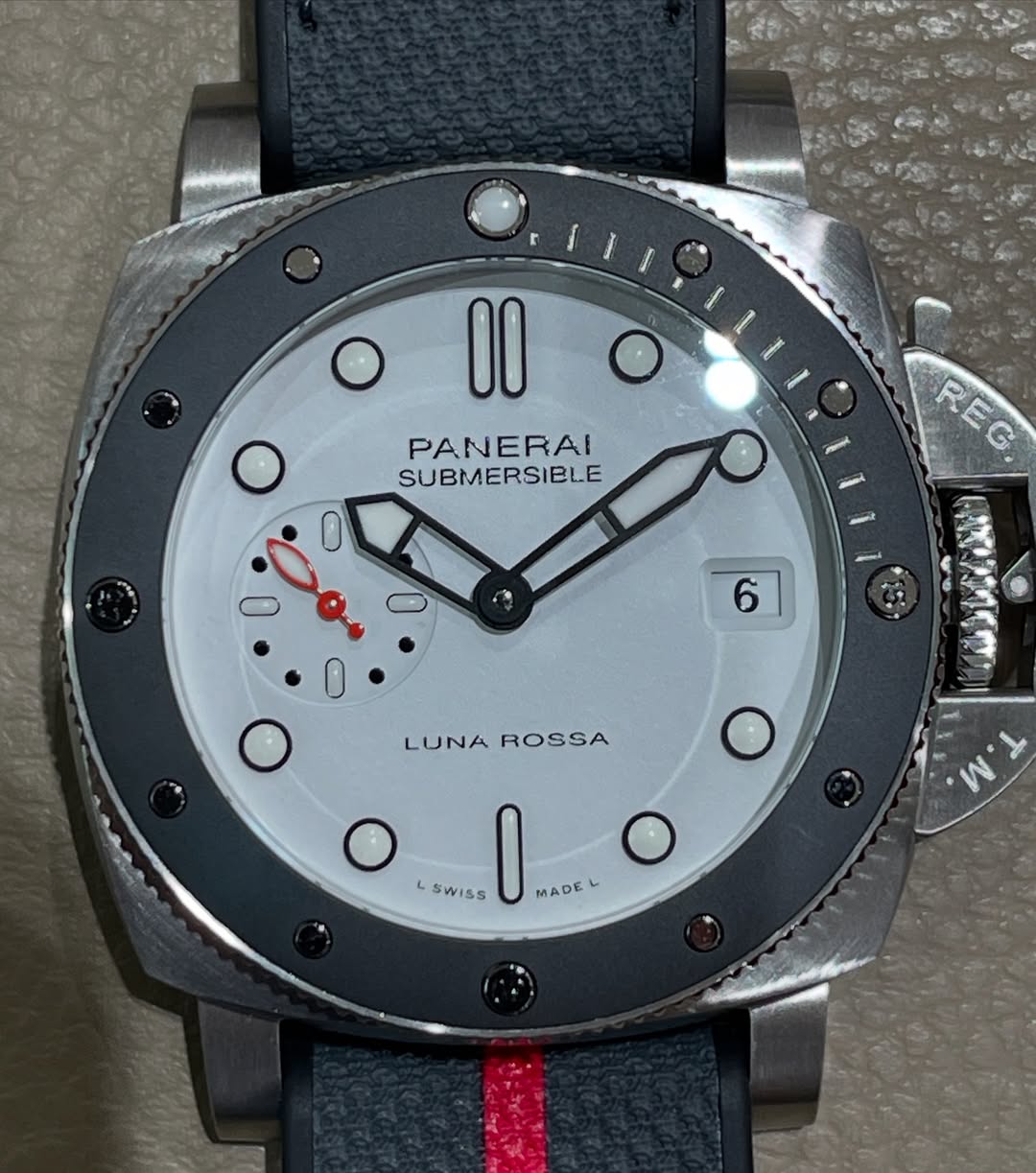 PAM 1579 Submersible Luna Rossa