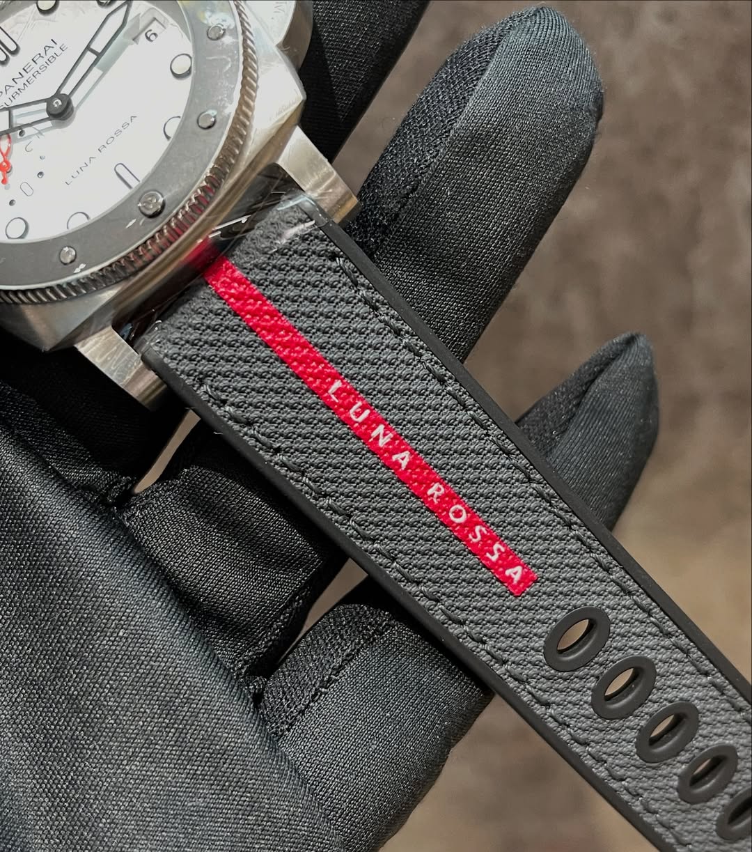PAM 1579 Submersible Luna Rossa