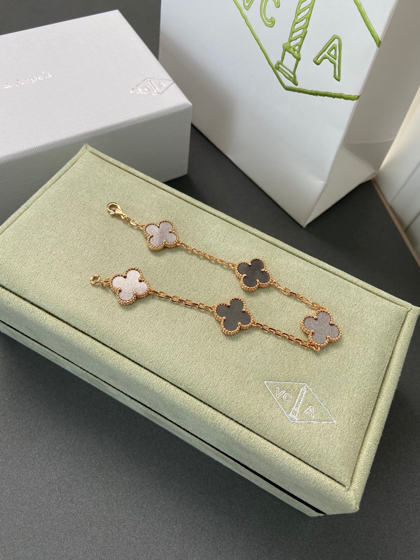 Gourmet Van Cleef & Arpels