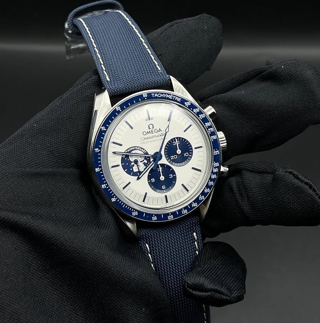 Omega Speedmaster Professional Snoopy