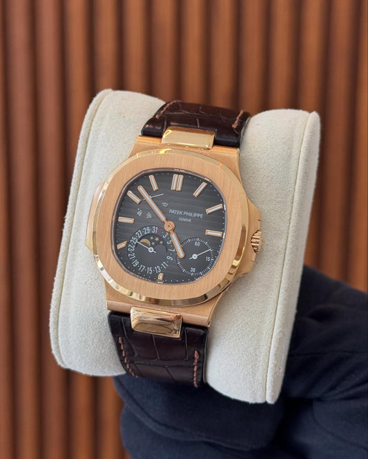 Nautilus Date Moon Phases 5712R-001