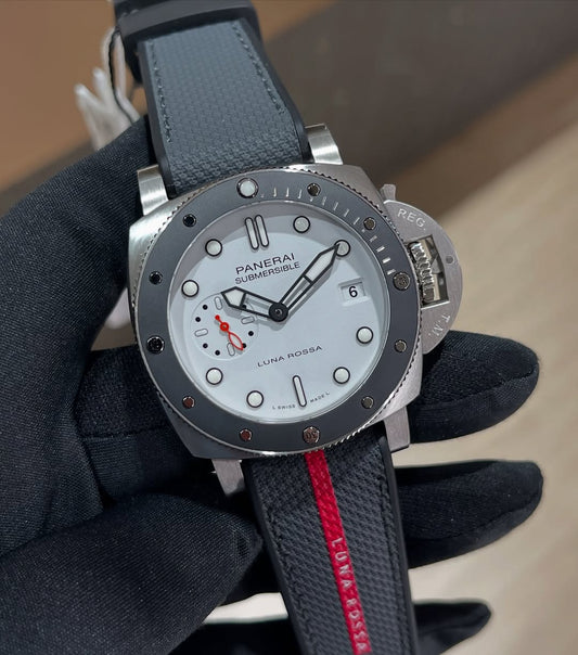 PAM 1579 Submersible Luna Rossa